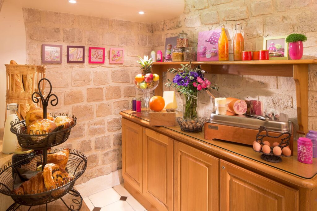 Petit-déjeuner à l'hôtel Cordélia