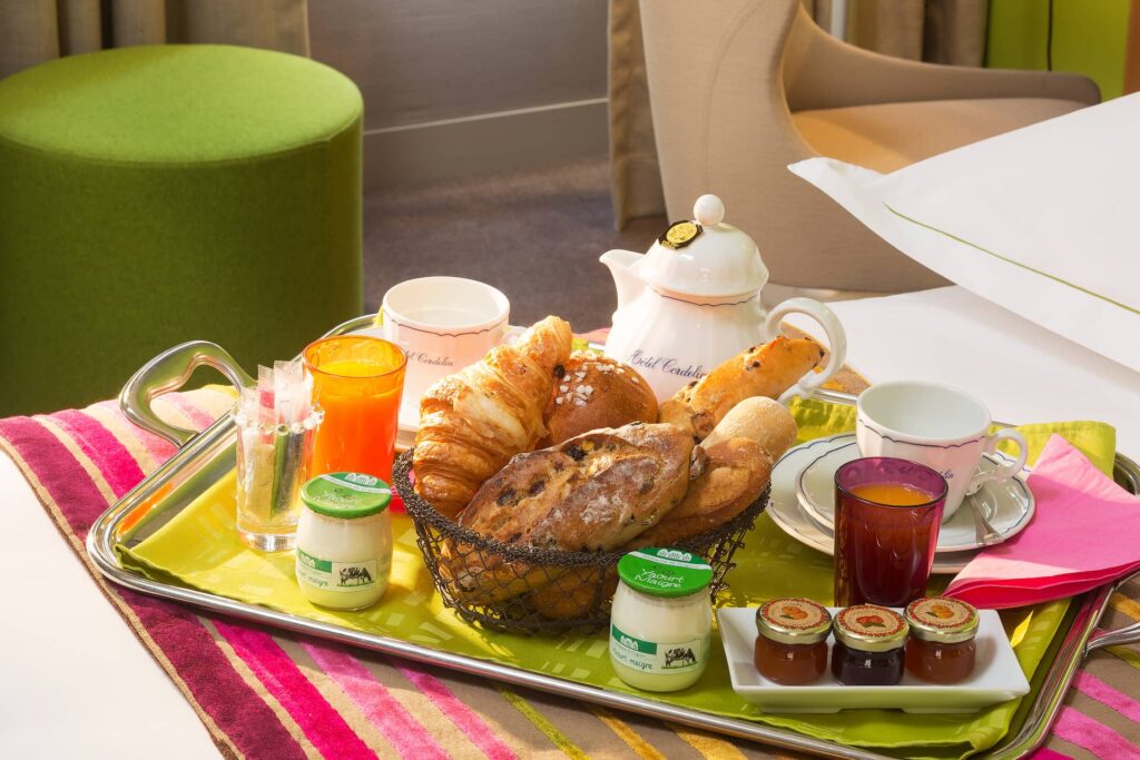 Room service, petit-déjeuner en chambre