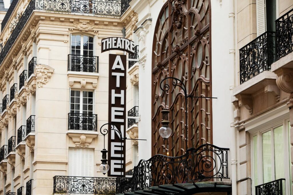 THEATRE ATHENEE